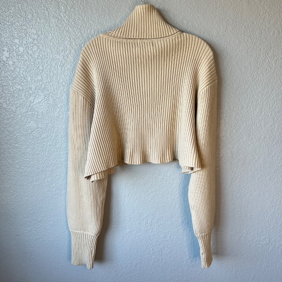 Isalis Ribbed Long Sleeve Cropped Turtleneck Sweater - Picture 4 of 11